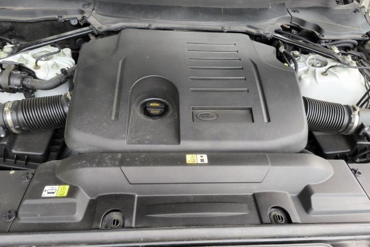 Used Land Rover Range Sport 2021 3.0 L6 YAO Black Edition Engine Bay