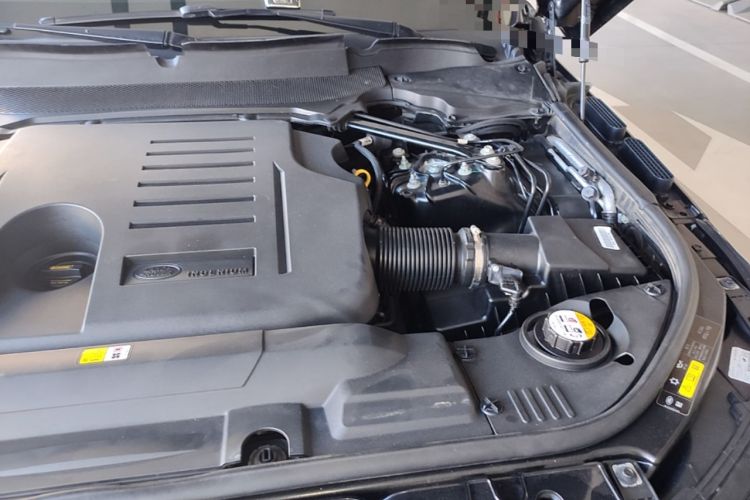 Used Land Rover Range Sport 2021 3.0 L6 YAO Black Edition Engine Bay Left