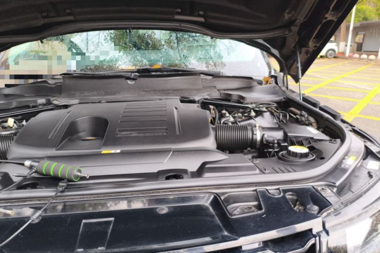 Used Land Rover Range Sport 2021 3.0 L6 YAO Black Edition Engine Bay Left