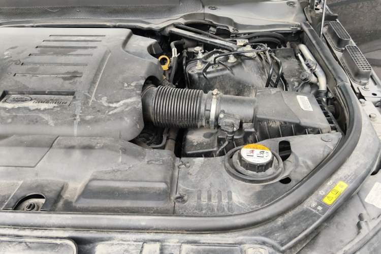 Used Land Rover Range Sport 2021 3.0 L6 YAO Black Edition Engine Bay Left