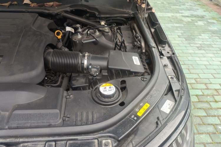 Used Land Rover Range Sport 2021 3.0 L6 YAO Black Edition Engine Bay Left