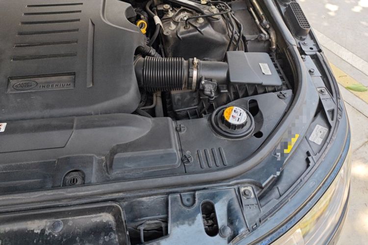 Used Land Rover Range Sport 2021 3.0 L6 YAO Black Edition Engine Bay Left