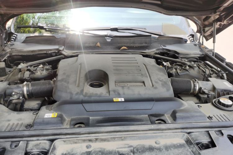 Used Land Rover Range Sport 2021 3.0 L6 SE Engine Bay
