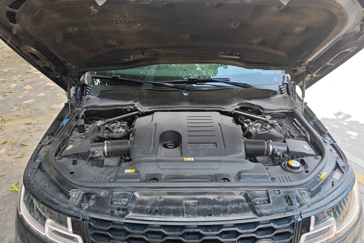 Used Land Rover Range Sport 2021 3.0 L6 YAO Black Edition Engine Bay