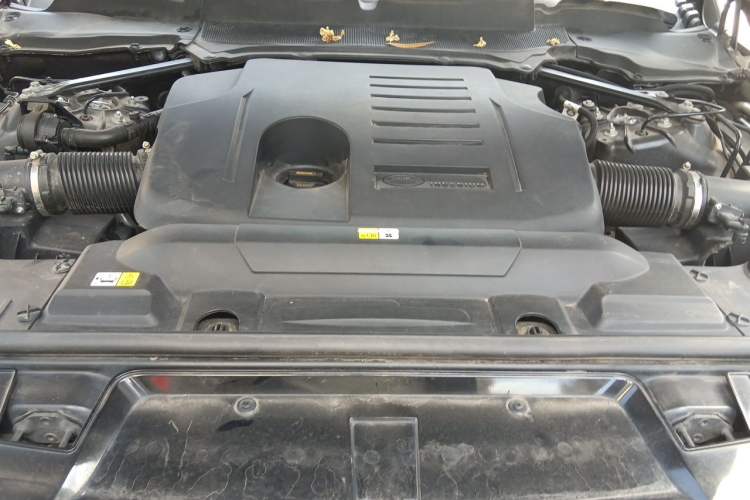 Used Land Rover Range Sport 2021 3.0 L6 YAO Black Edition Engine Bay