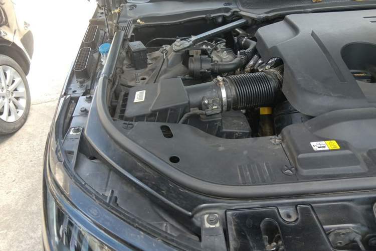 Used Land Rover Range Sport 2021 3.0 L6 YAO Black Edition Engine Bay Right