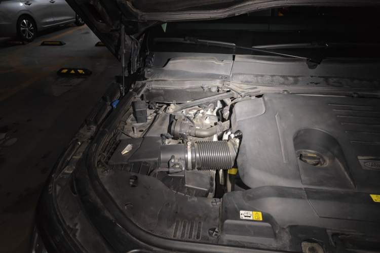 Used Land Rover Range Sport 2021 3.0 L6 SE Engine Bay Right
