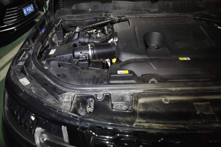 Used Land Rover Range Sport 2021 3.0 L6 YAO Black Edition Engine Bay Right