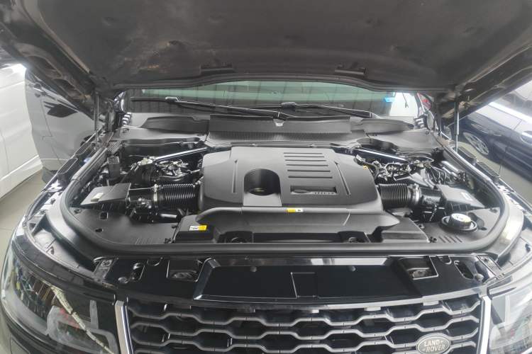 Used Land Rover Range Sport 2021 3.0 L6 SE Engine Bay