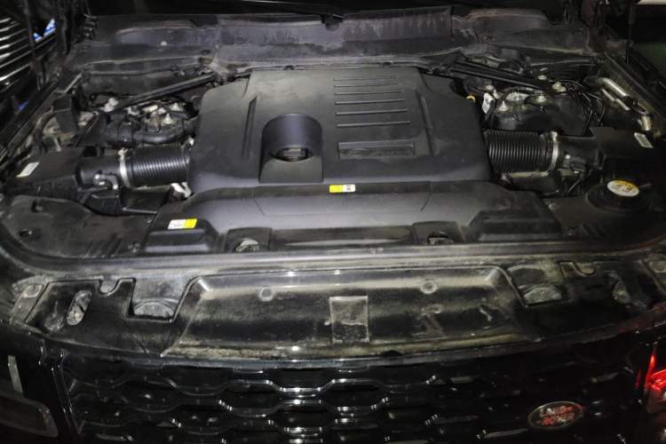 Used Land Rover Range Sport 2021 3.0 L6 YAO Black Edition Engine Bay