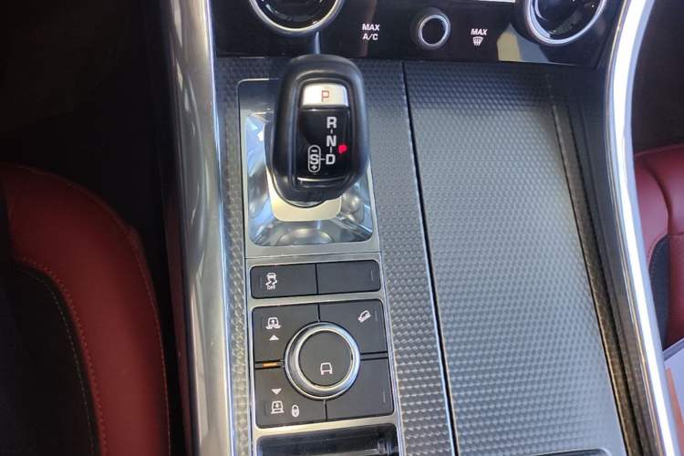 Used Land Rover Range Sport 2021 3.0 L6 YAO Black Edition Gear Lever