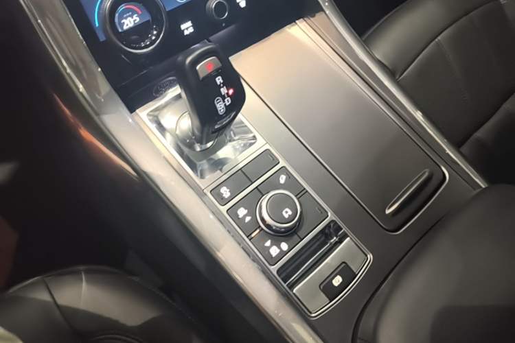 Used Land Rover Range Sport 2021 3.0 L6 SE Gear Lever