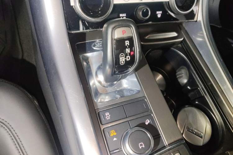 Used Land Rover Range Sport 2021 3.0 L6 SE Gear Lever