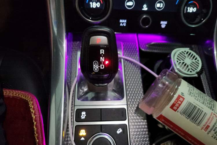Used Land Rover Range Sport 2021 3.0 L6 YAO Black Edition Gear Lever