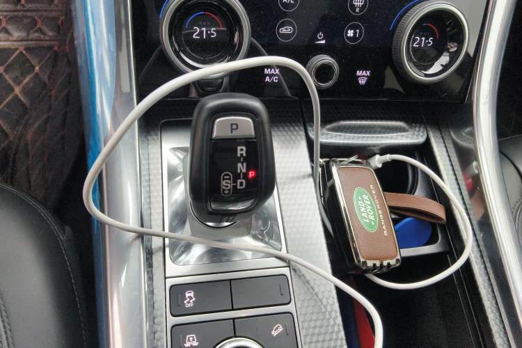Used Land Rover Range Sport 2021 3.0 L6 YAO Black Edition Gear Lever