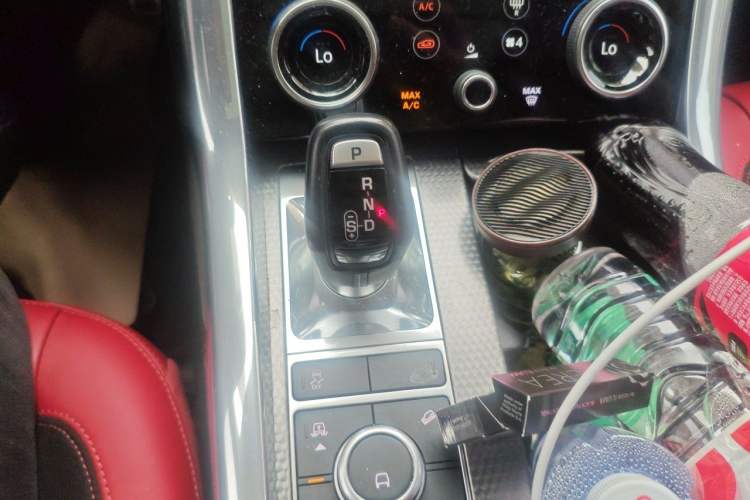 Used Land Rover Range Sport 2021 3.0 L6 YAO Black Edition Gear Lever
