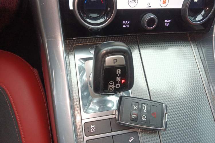 Used Land Rover Range Sport 2021 3.0 L6 YAO Black Edition Gear Lever