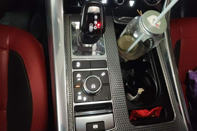 Used Land Rover Range Sport 2021 3.0 L6 YAO Black Edition Gear Lever