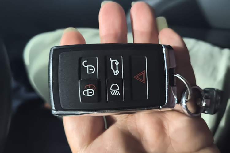 Used Land Rover Range Sport 2021 3.0 L6 SE Interior 1