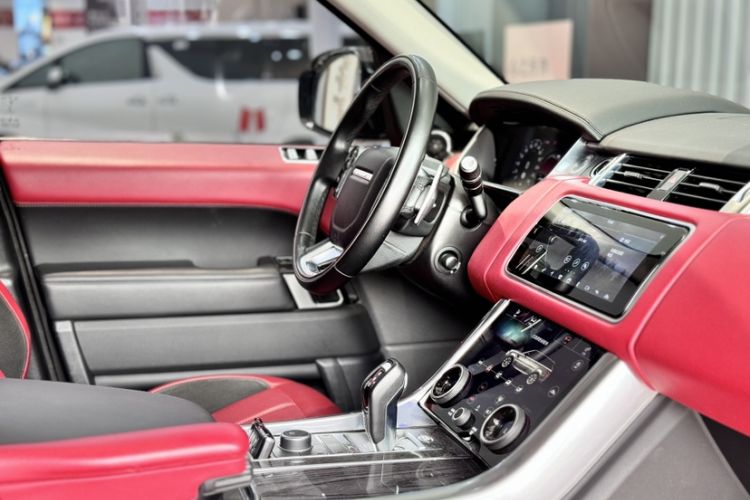 Used Land Rover Range Sport 2021 3.0 L6 YAO Black Edition Interior 10