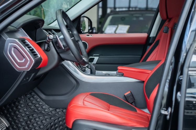 Used Land Rover Range Sport 2021 3.0 L6 YAO Black Edition Interior 2