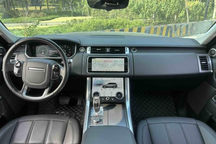 Used Land Rover Range Sport 2021 3.0 L6 SE Interior 3