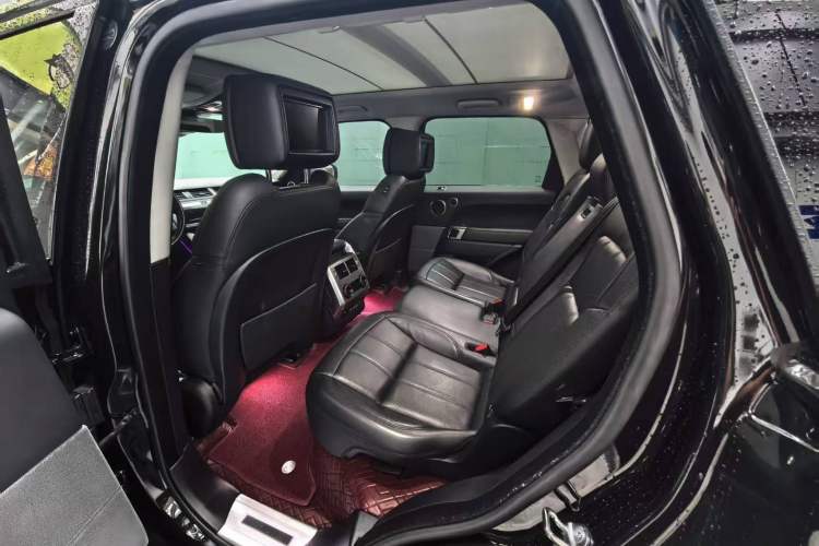 Used Land Rover Range Sport 2021 3.0 L6 YAO Black Edition Interior 4