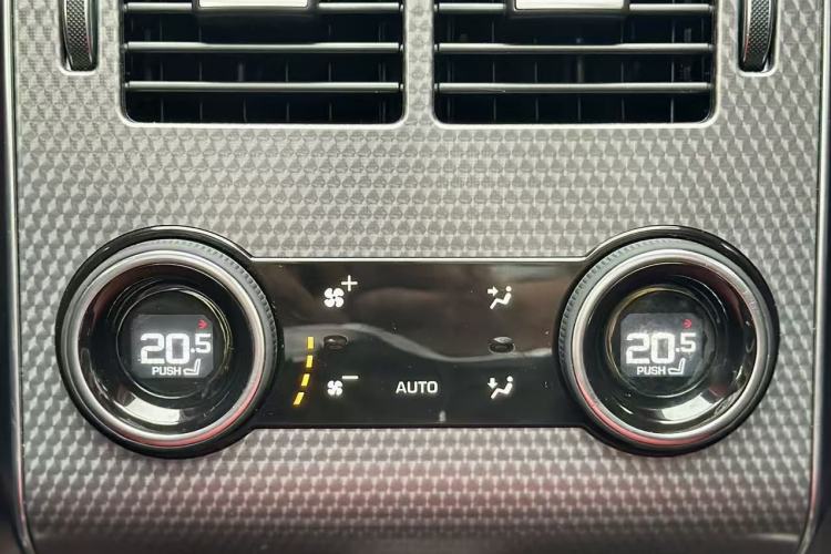 Used Land Rover Range Sport 2021 3.0 L6 YAO Black Edition Interior 6
