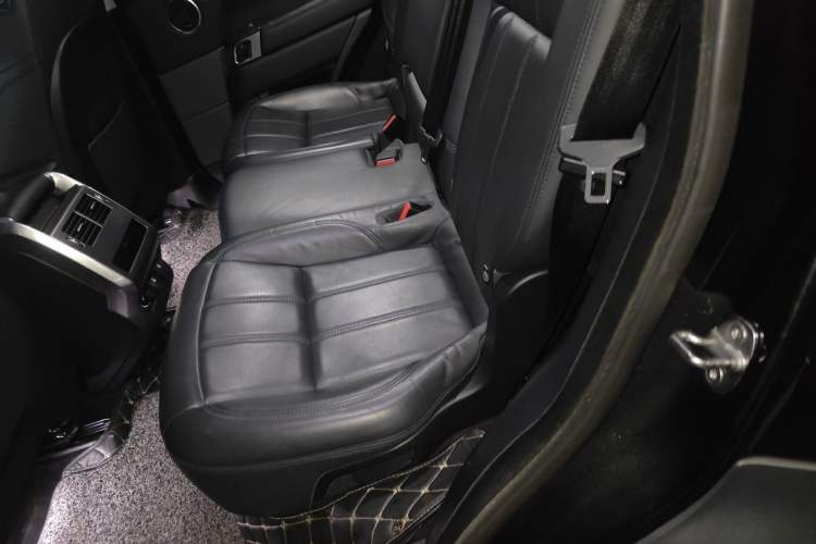 Used Land Rover Range Sport 2021 3.0 L6 SE Left Rear Seat