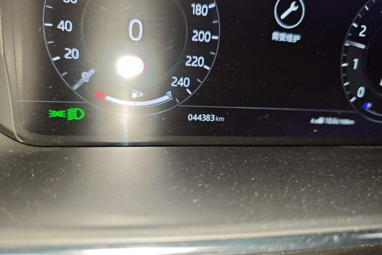 Used Land Rover Range Sport 2021 3.0 L6 YAO Black Edition Odometer Close Up