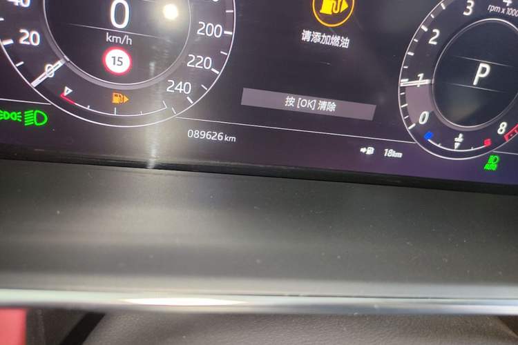 Used Land Rover Range Sport 2021 3.0 L6 YAO Black Edition Odometer Close Up