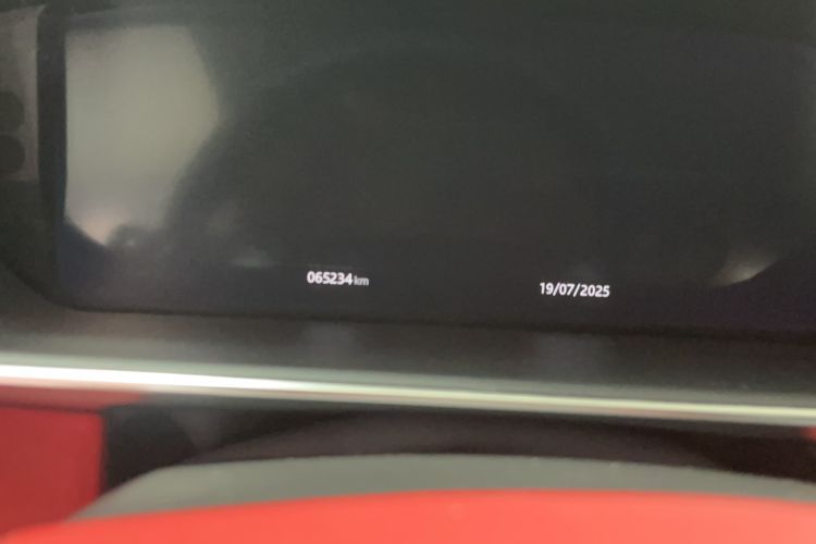 Used Land Rover Range Sport 2021 3.0 L6 HST Odometer Close Up