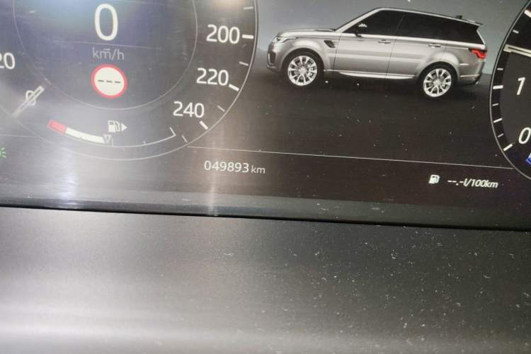 Used Land Rover Range Sport 2021 3.0 L6 SE Odometer Close Up