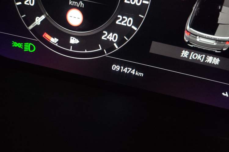 Used Land Rover Range Sport 2021 3.0 L6 YAO Black Edition Odometer Close Up