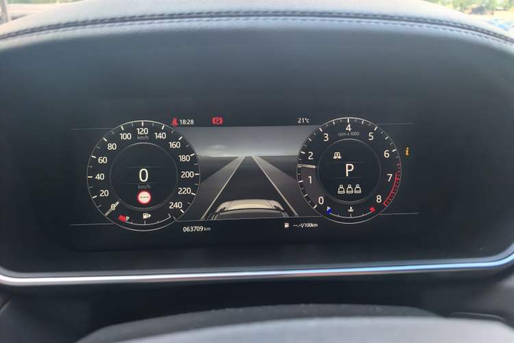 Used Land Rover Range Sport 2021 3.0 L6 YAO Black Edition Odometer Close Up