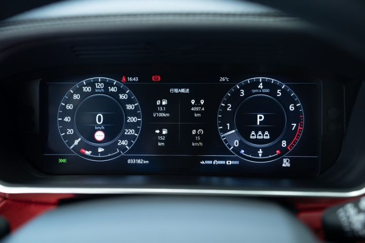 Used Land Rover Range Sport 2021 3.0 L6 YAO Black Edition Odometer Close Up