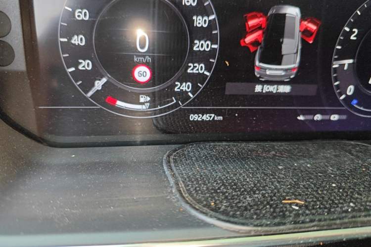 Used Land Rover Range Sport 2021 3.0 L6 YAO Black Edition Odometer Close Up