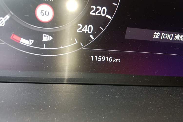 Used Land Rover Range Sport 2021 3.0 L6 YAO Black Edition Odometer Close Up