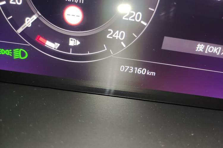 Used Land Rover Range Sport 2021 3.0 L6 YAO Black Edition Odometer Close Up