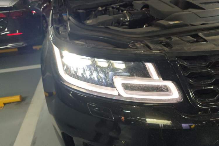 Used Land Rover Range Sport 2021 3.0 L6 YAO Black Edition Right Front Headlight