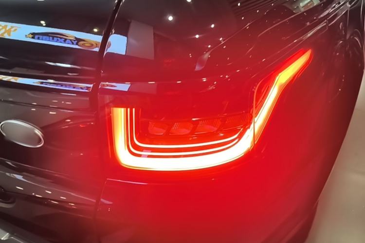 Used Land Rover Range Sport 2021 3.0 L6 SE Right Rear Taillight