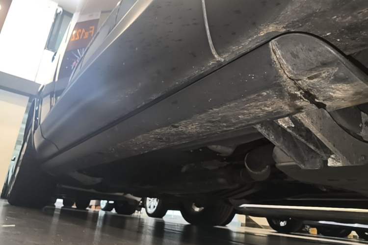 Used Land Rover Range Sport 2021 3.0 L6 SE Right Side Sill