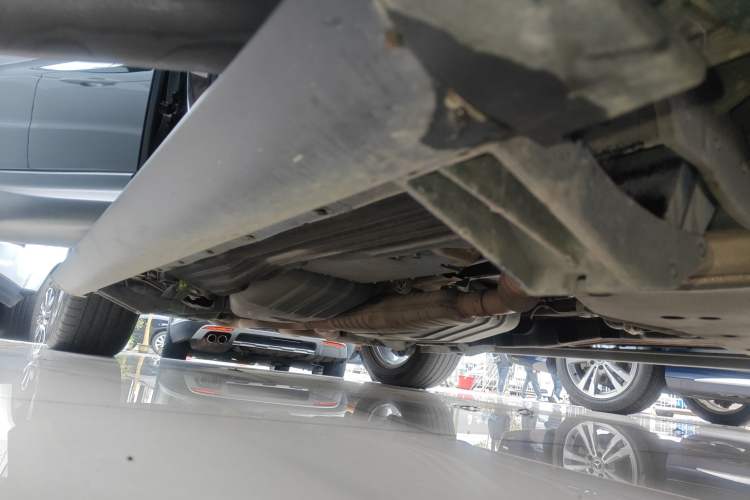 Used Land Rover Range Sport 2021 3.0 L6 SE Right Side Sill