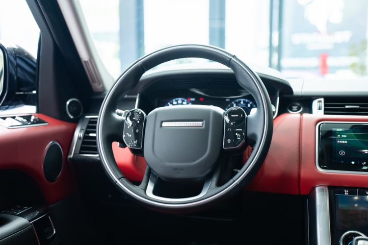Used Land Rover Range Sport 2021 3.0 L6 YAO Black Edition Steering Wheel