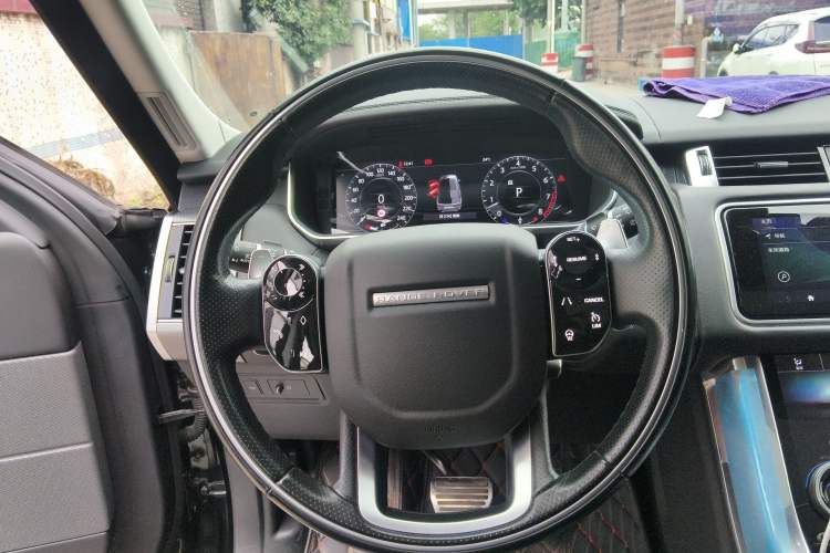 Used Land Rover Range Sport 2021 3.0 L6 YAO Black Edition Steering Wheel