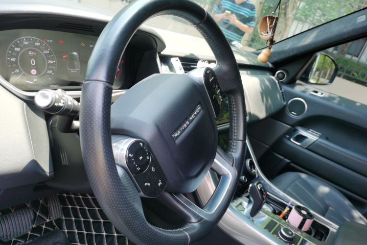 Used Land Rover Range Sport 2021 3.0 L6 SE Steering Wheel