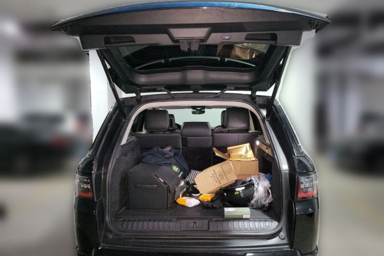 Used Land Rover Range Sport 2021 3.0 L6 YAO Black Edition Trunk