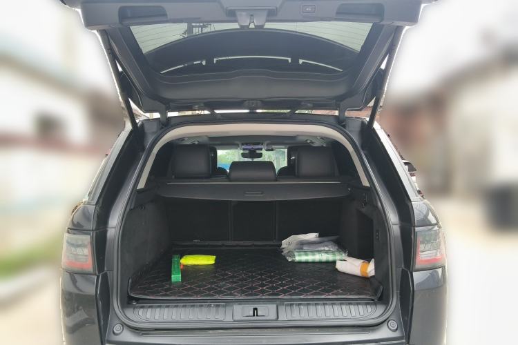Used Land Rover Range Sport 2021 3.0 L6 YAO Black Edition Trunk