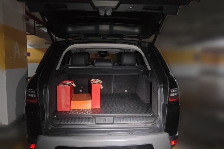 Used Land Rover Range Sport 2021 3.0 L6 SE Trunk