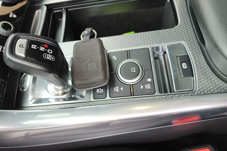 Used Land Rover Range Sport 2021 3.0 L6 YAO Black Edition Vehicle Key